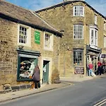 Fox - Cosy On Pateley High Street * Pateley Bridge